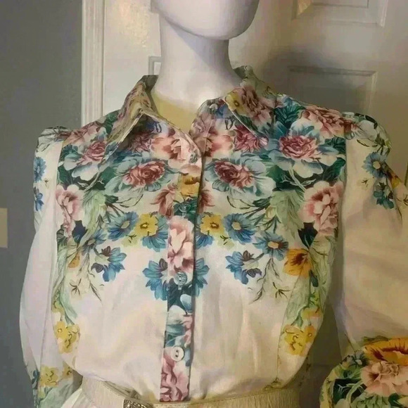 CUTELY COVERED MAXI FLORAL DRESS SIZE MEDIUM.  D9 - Picture 7 of 16